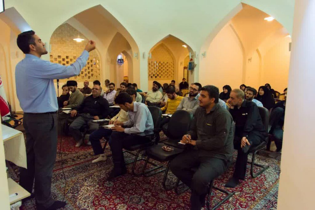 استاد دکتر رسول بخشی اقتصاد دانشگاه اصفهان - متا